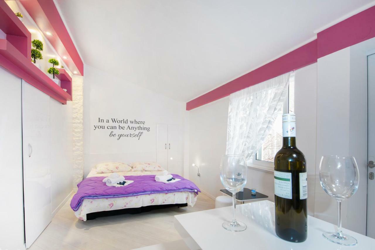 Cute Little Apartment In The Old Town Сплит Екстериор снимка